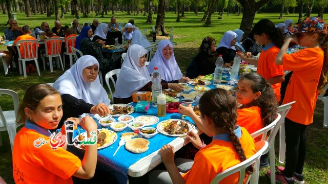   مدرسة جنة ابن رشد تختتم مشروع  جسر الاجيال  في احضان الطبيعة بحضور الاباء والامهات من بيت المسنين . 